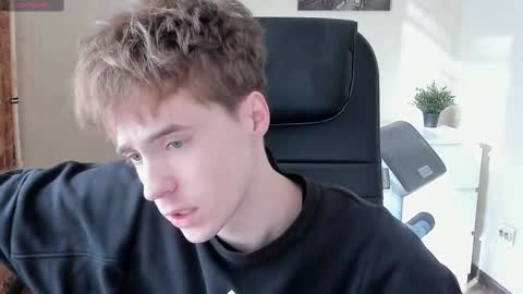 Snapshot of _tokyo_ghoul chatting on 03.09.25 _tokyo_ghoul online show from 03.09.25