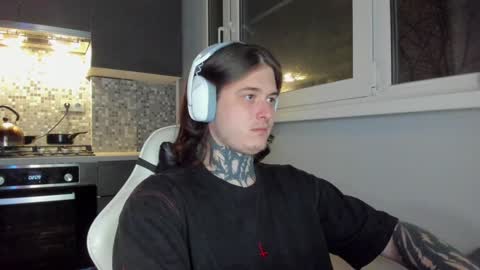 Snapshot of _torfin_ chatting on 12.01.24 _torfin_ online show from 12.01.24