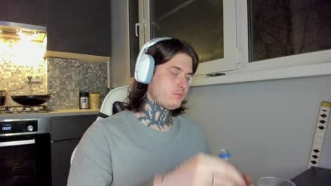 Snapshot of _torfin_ chatting on 12.08.24 _torfin_ online show from 12.08.24