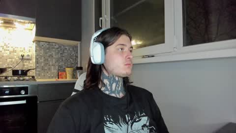 Snapshot of _torfin_ chatting on 12.10.24 _torfin_ online show from 12.10.24