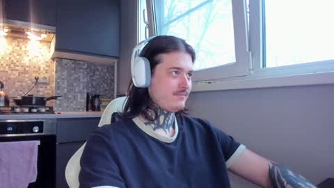 Snapshot of _torfin_ chatting on 12.29.24 _torfin_ online show from 12.29.24