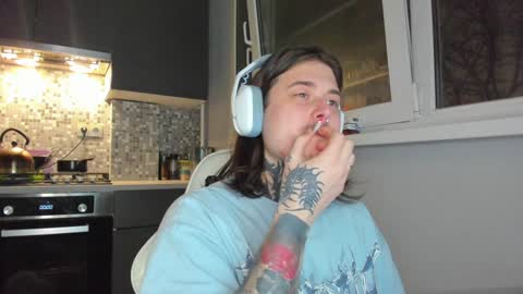 Snapshot of _torfin_ chatting on 01.04.25 _torfin_ online show from 01.04.25