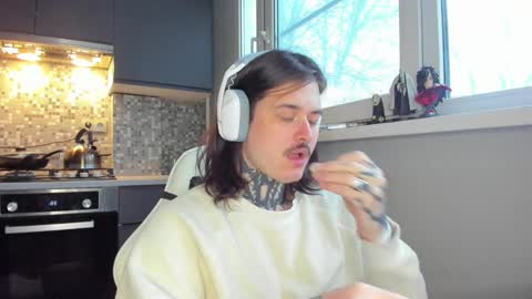 Snapshot of _torfin_ chatting on 02.11.25 _torfin_ online show from 02.11.25