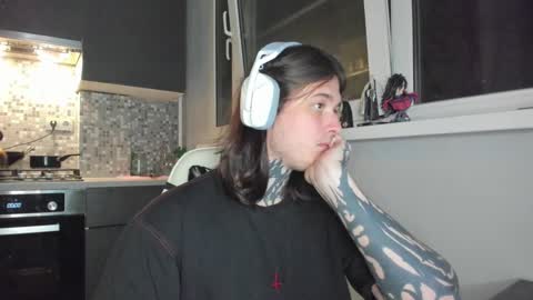 Snapshot of _torfin_ chatting on 03.06.25 _torfin_ online show from 03.06.25