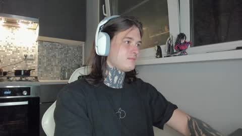 Snapshot of _torfin_ chatting on 03.11.25 _torfin_ online show from 03.11.25