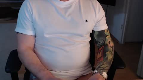 Snapshot of _trythis_ chatting on 11.09.25 _trythis_ online show from 11.09.25