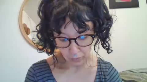 Snapshot of _tutti_frutti_ chatting on 12.20.25 _tutti_frutti_ online show from 12.20.25