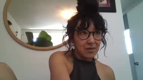 Snapshot of _tutti_frutti_ chatting on 02.17.26 _tutti_frutti_ online show from 02.17.26