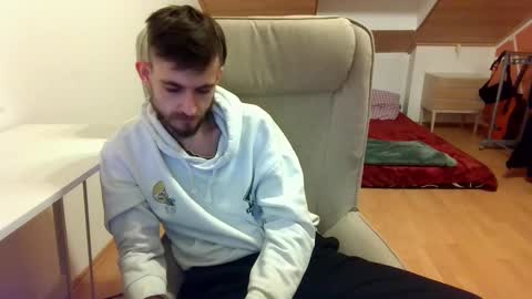 Snapshot of _v_l_a_d_ chatting on 02.05.25 Vlad online show from 02.05.25