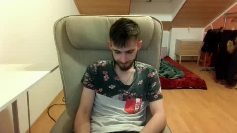 Snapshot of _v_l_a_d_ chatting on 02.08.25 Vlad online show from 02.08.25