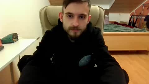 Snapshot of _v_l_a_d_ chatting on 02.12.25 Vlad online show from 02.12.25