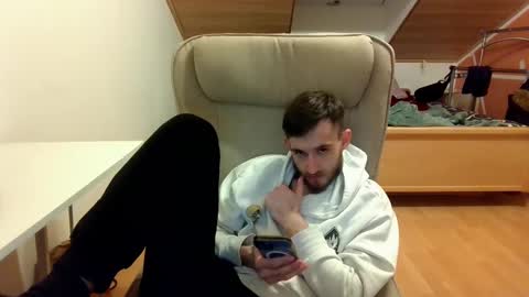 Snapshot of _v_l_a_d_ chatting on 02.17.25 Vlad online show from 02.17.25