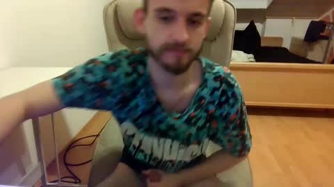 Snapshot of _v_l_a_d_ chatting on 03.05.25 Vlad online show from 03.05.25