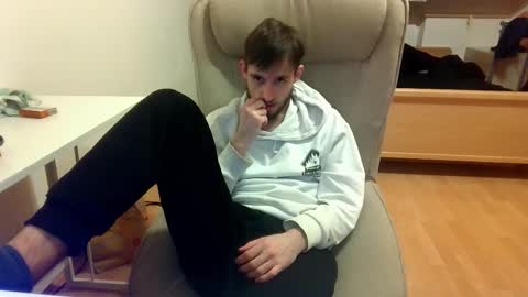 Snapshot of _v_l_a_d_ chatting on 03.10.25 Vlad online show from 03.10.25