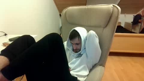 Snapshot of _v_l_a_d_ chatting on 03.12.25 Vlad online show from 03.12.25