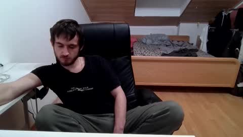 Snapshot of _v_l_a_d_ chatting on 12.16.25 Vlad online show from 12.16.25