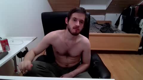 Snapshot of _v_l_a_d_ chatting on 12.18.25 Vlad online show from 12.18.25