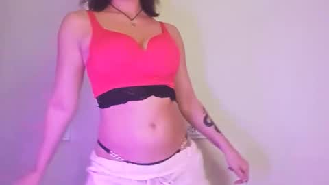 Snapshot of _velvetvibe_ chatting on 09.20.25 Mia online show from 09.20.25