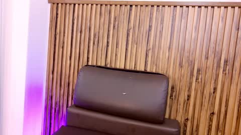 Snapshot of _veronicadeleon_ chatting on 09.28.25 Veronica online show from 09.28.25