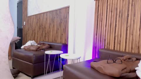 Snapshot of _veronicadeleon_ chatting on 10.24.25 Veronica online show from 10.24.25