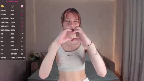 Snapshot of _vi_vi_ chatting on 06.19.26 Viola online show from 06.19.26