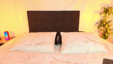 Victoria Fox online show from 12.05.25