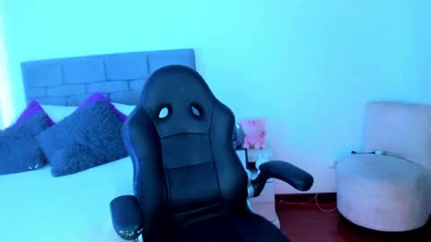 INSTAGRAM pinzon viviana online show from 12.26.24