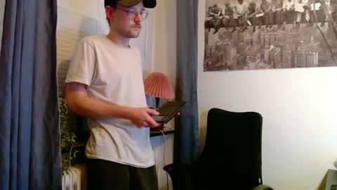 Snapshot of _whoisthatguy_ chatting on 10.27.25 _whoisthatguy_ online show from 10.27.25