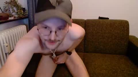 Snapshot of _whoisthatguy_ chatting on 11.05.25 _whoisthatguy_ online show from 11.05.25