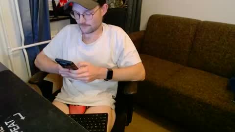 Snapshot of _whoisthatguy_ chatting on 11.06.25 _whoisthatguy_ online show from 11.06.25