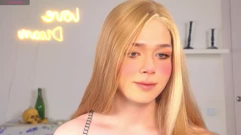 Snapshot of _yourfoxy_ chatting on 10.15.25 LITTLE FOX online show from 10.15.25