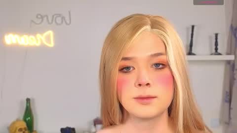 Snapshot of _yourfoxy_ chatting on 10.18.25 LITTLE FOX online show from 10.18.25