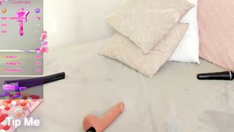 Snapshot of a__vanellopecute chatting on 01.20.25 Alexandra online show from 01.20.25