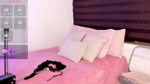 Snapshot of a__vanellopecute chatting on 02.14.25 Alexandra online show from 02.14.25