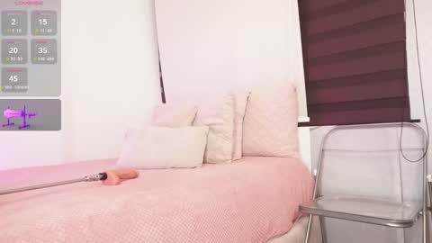 Snapshot of a__vanellopecute chatting on 11.19.25 Alexandra online show from 11.19.25