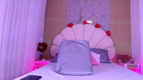 Aisha online show from 02.04.26