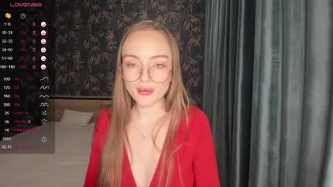 Snapshot of a_delina chatting on 03.09.25 Adelina online show from 03.09.25