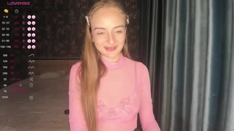 Snapshot of a_delina chatting on 09.11.25 Adelina online show from 09.11.25