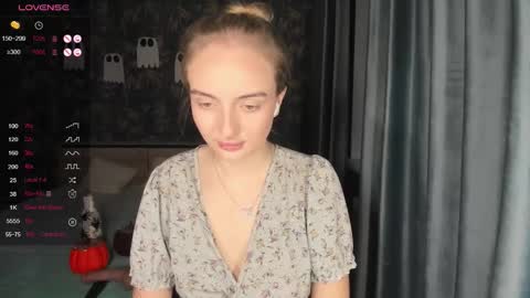 Snapshot of a_delina chatting on 10.28.25 Adelina online show from 10.28.25