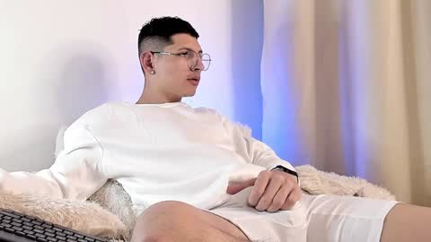 Snapshot of a_lejandro_08 chatting on 01.26.25 alejo online show from 01.26.25