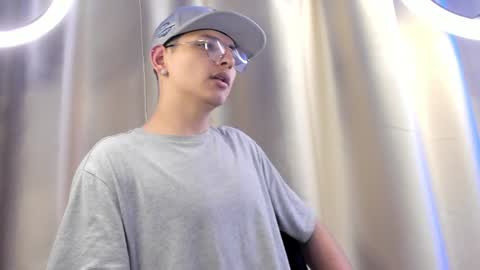 Snapshot of a_lejandro_08 chatting on 02.06.25 alejo online show from 02.06.25