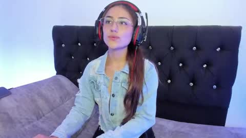 A Sexy Couple online show from 11.18.25