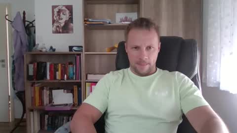 Long distance cumshot online show from 11.18.25