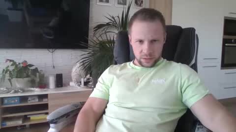 Snapshot of aaaandzzz chatting on 05.01.26 Long distance cumshot online show from 05.01.26