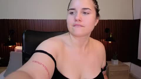 Abby Lee  online show from 04.14.26