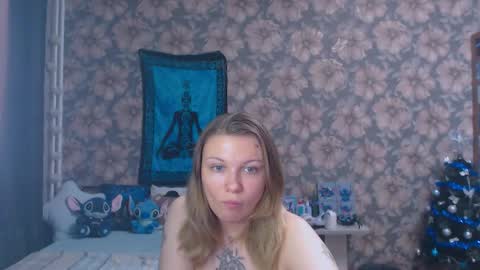 Snapshot of aalicebubble chatting on 01.06.26 Alice online show from 01.06.26