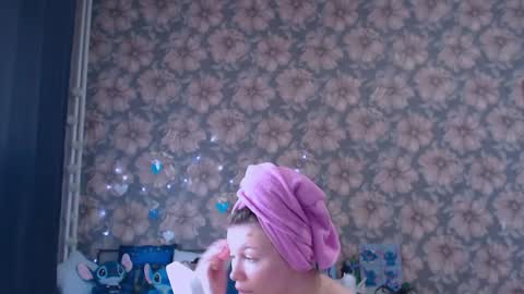 Snapshot of aalicebubble chatting on 02.19.26 Alice online show from 02.19.26