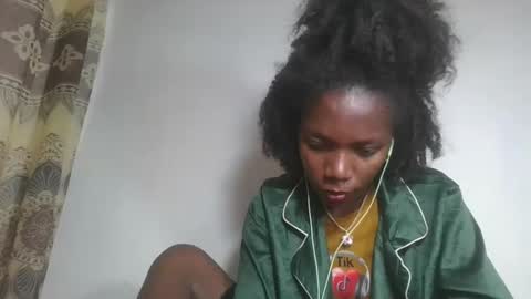 Snapshot of aangevelo chatting on 11.07.25 aangevelo online show from 11.07.25