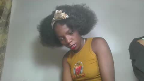 Snapshot of aangevelo chatting on 11.08.25 aangevelo online show from 11.08.25