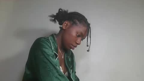 Snapshot of aangevelo chatting on 11.09.25 aangevelo online show from 11.09.25